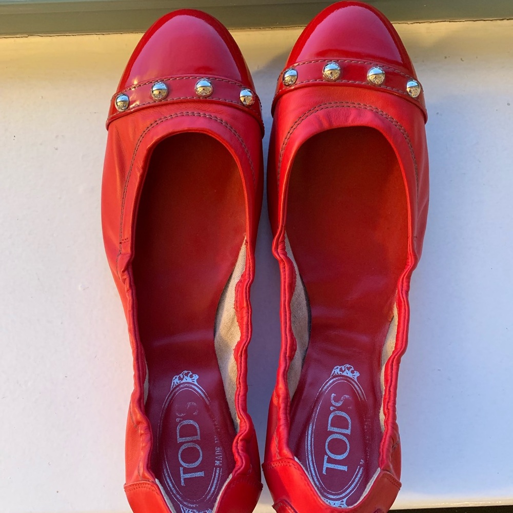 Tod’s Red Leather Ballet Flats w/Silver Studs 38.5